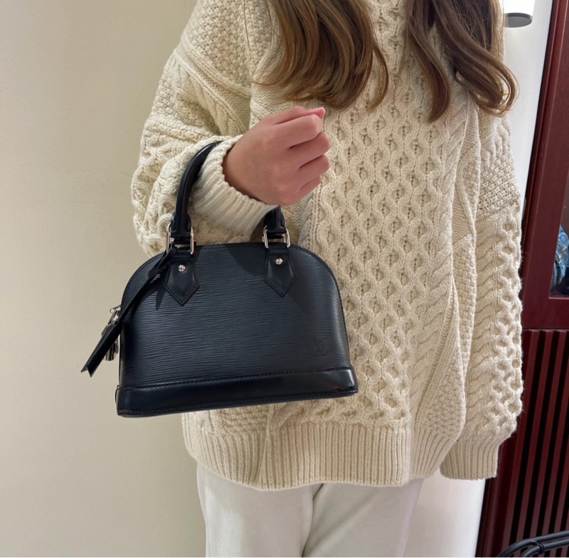 「JL精品代購」9新 LV 黑色水波紋 貝殼包-1