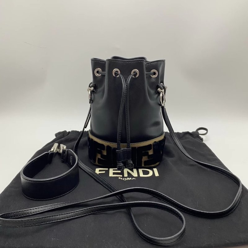 FENDI 黑銀絲絨logo抽繩肩背斜背包水桶包12*18*10 98新配件塵袋-0