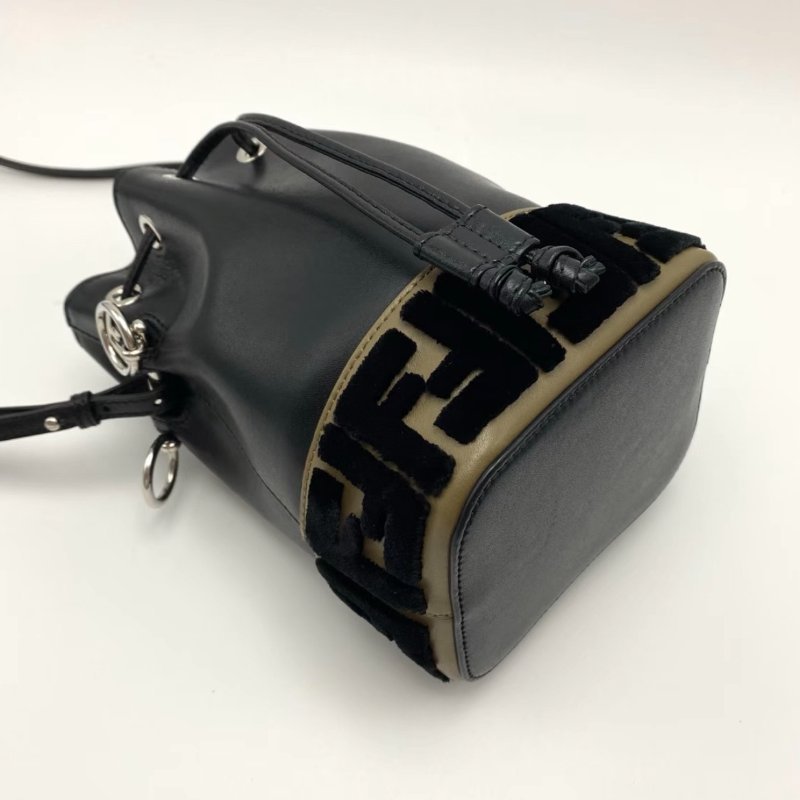 FENDI 黑銀絲絨logo抽繩肩背斜背包水桶包12*18*10 98新配件塵袋-2