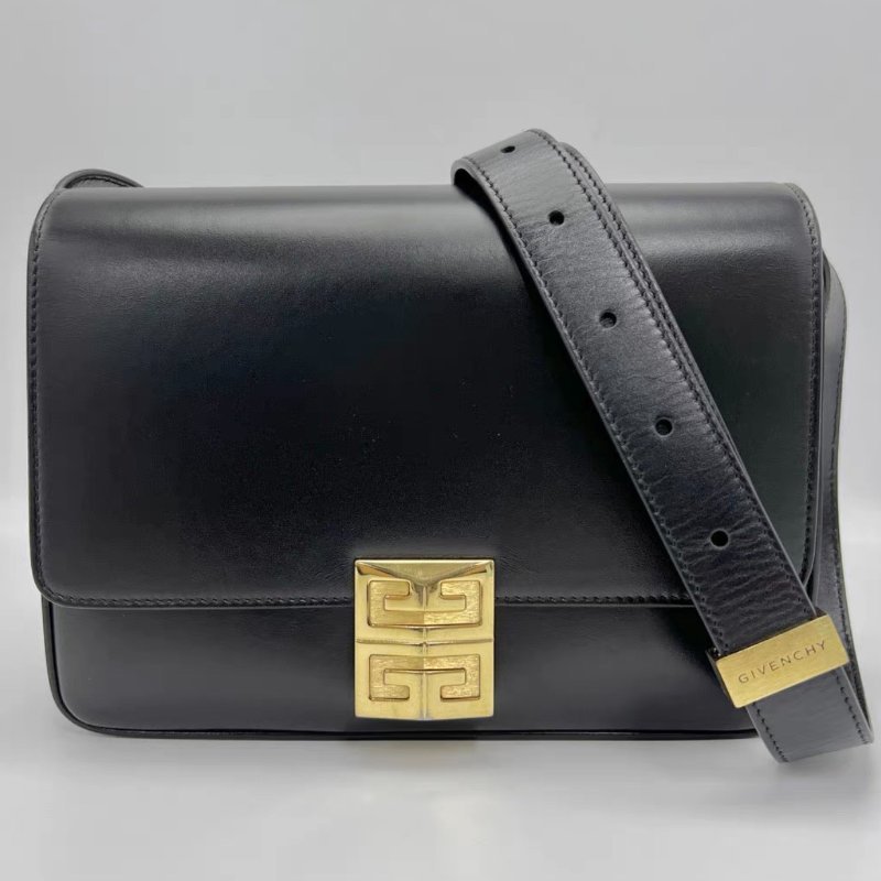 GIVENCHY 新款黑金4G Logo 歐陽娜娜同款 肩背斜背包21.5*15*6 98新-0