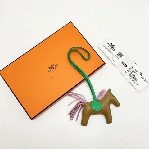 HERMES 棕綠拼色小馬掛飾 98新配件盒子吊牌
