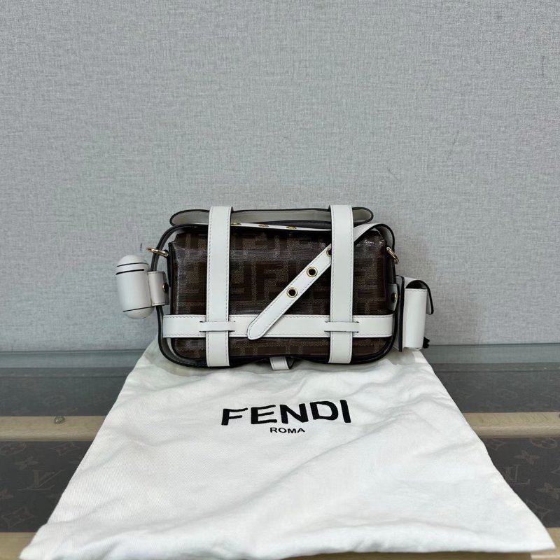 FENDI 老花拼白金扣肩背斜背包 19*12*5 99新配件塵袋-5