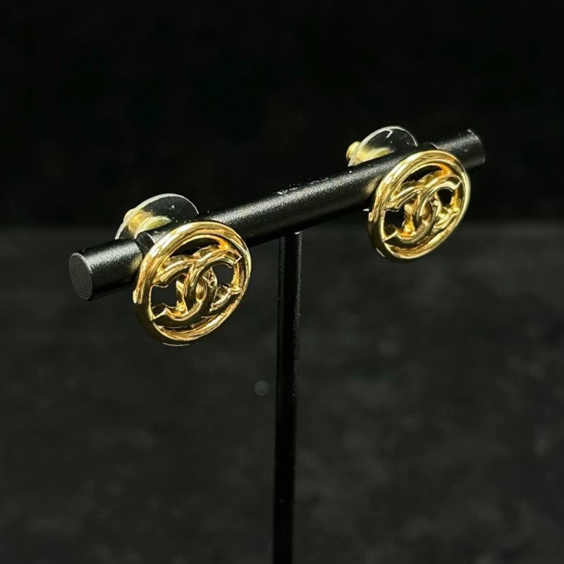 CHANEL 23A金色圓形雙C鏤空耳釘 98新配件盒子-1