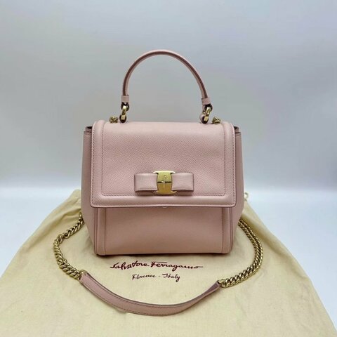 FERRAGAMO 粉色金扣蝴蝶結手提肩背斜背包18*17*10 98新配件塵袋