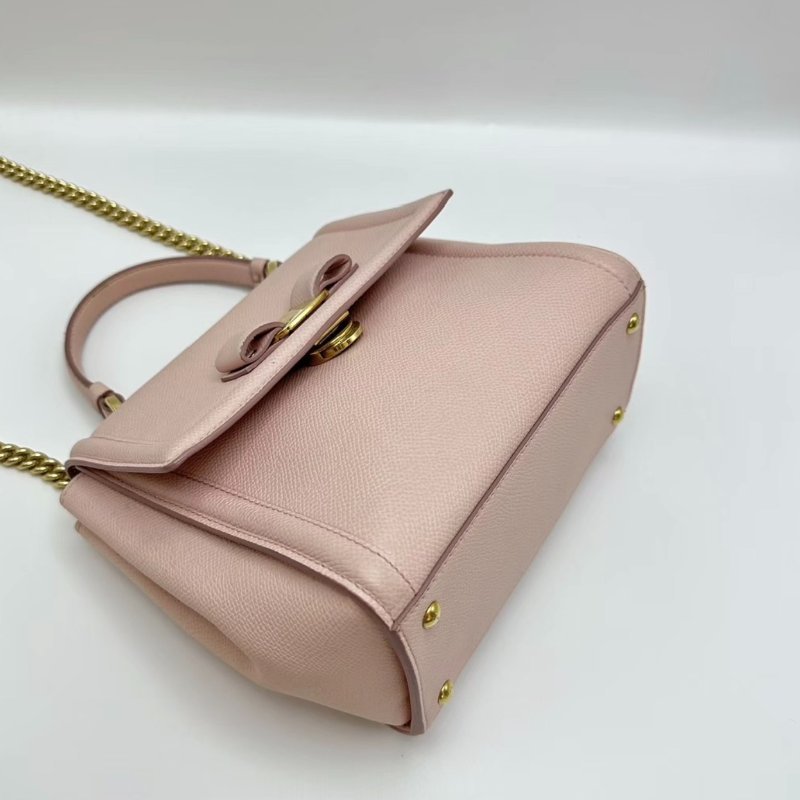 FERRAGAMO 粉色金扣蝴蝶結手提肩背斜背包18*17*10 98新配件塵袋-4