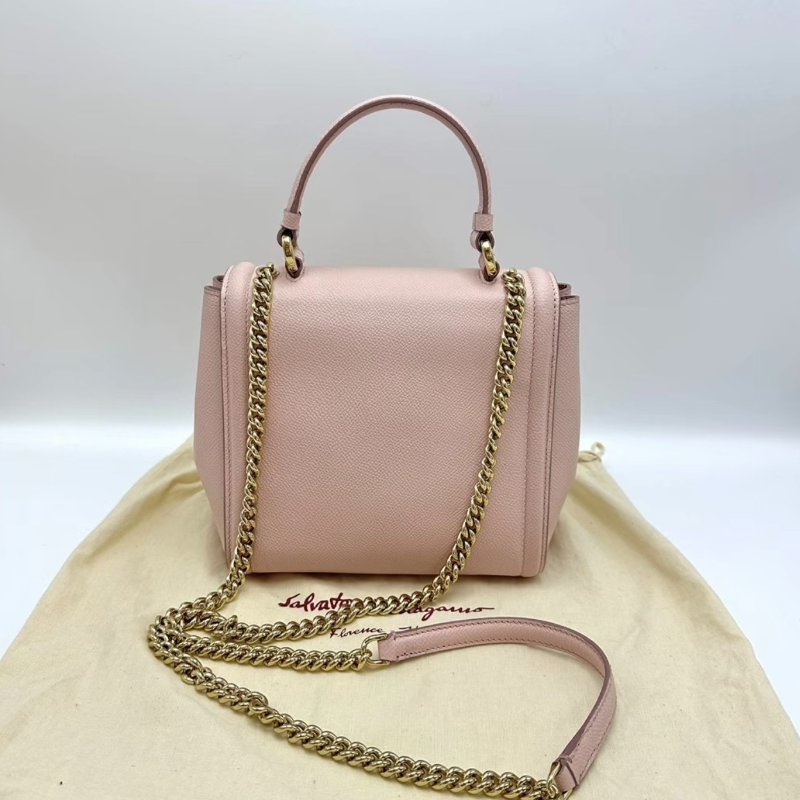 FERRAGAMO 粉色金扣蝴蝶結手提肩背斜背包18*17*10 98新配件塵袋-5