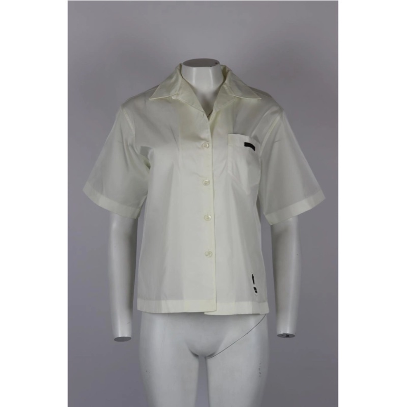 prada 白色短恤-1