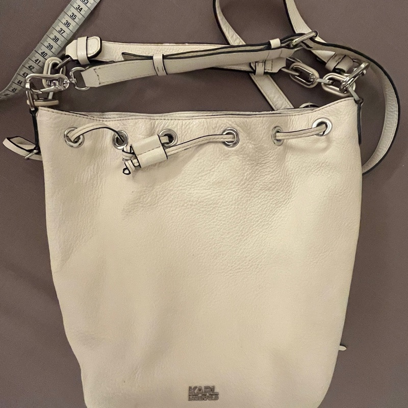 KARL LAGERFELD|GRAINY White Drawstring Handbag 白色抽繩手提包|皮面小瑕疵・內裡拉鏈處有印痕✨-2