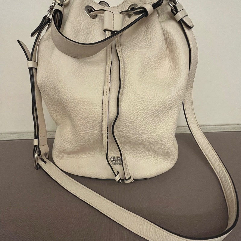 KARL LAGERFELD|GRAINY White Drawstring Handbag 白色抽繩手提包|皮面小瑕疵・內裡拉鏈處有印痕✨-6