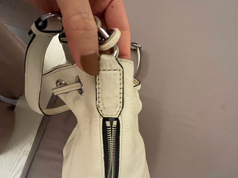 KARL LAGERFELD|GRAINY White Drawstring Handbag 白色抽繩手提包|皮面小瑕疵・內裡拉鏈處有印痕✨-10