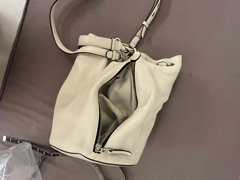 KARL LAGERFELD|GRAINY White Drawstring Handbag 白色抽繩手提包|皮面小瑕疵・內裡拉鏈處有印痕✨-11