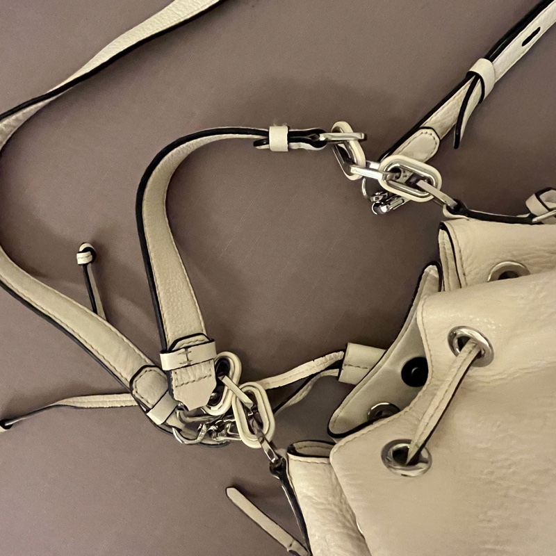 KARL LAGERFELD|GRAINY White Drawstring Handbag 白色抽繩手提包|皮面小瑕疵・內裡拉鏈處有印痕✨-14