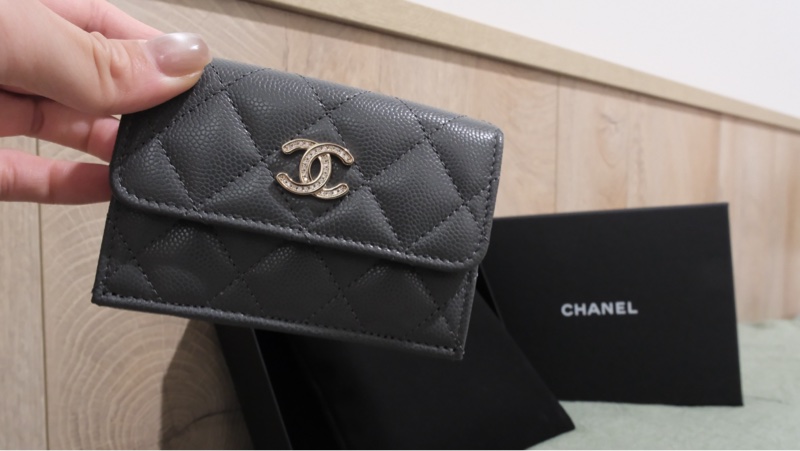 售 全新CHANEL灰色亮面粒紋牛皮小錢包-4