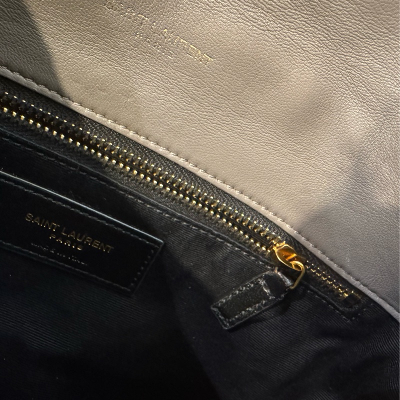 Ysl灰色金logo雲朵包 氣質百搭款✨-36