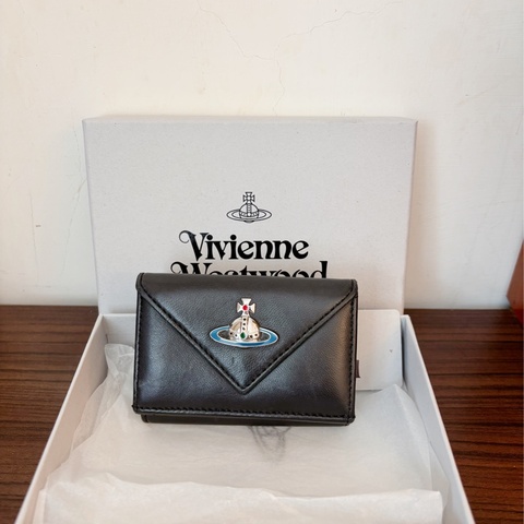 vivienne westwood 小羊皮黑色藍土星短夾