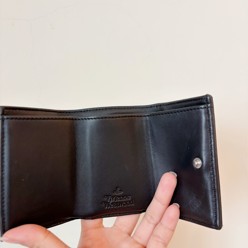 vivienne westwood 小羊皮黑色藍土星短夾-2