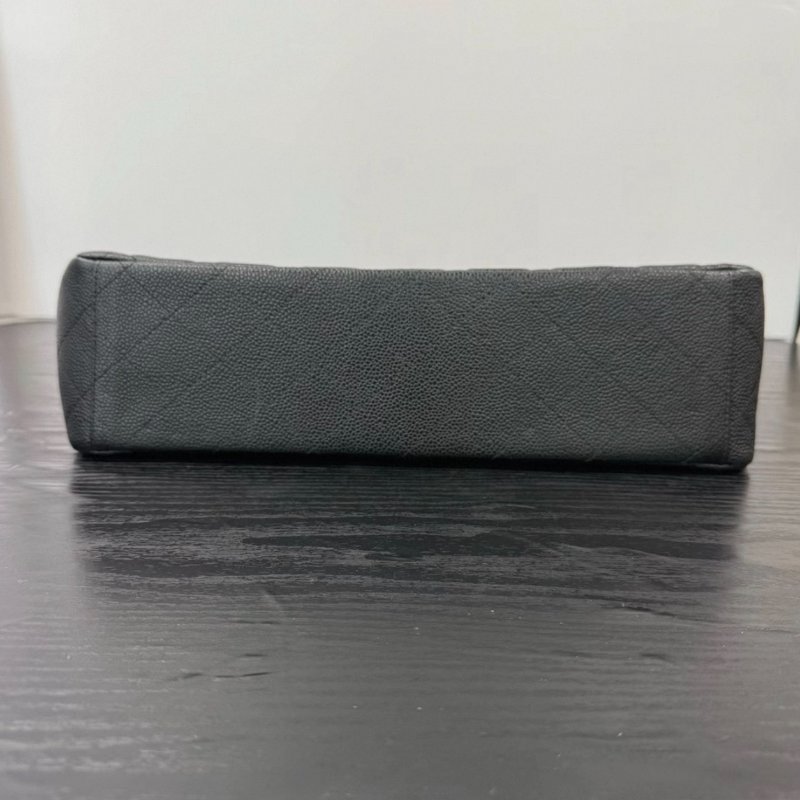 CHANEL maxi 黑金荔枝牛皮穿鏈肩背斜背包 30*22*9 98新配件塵袋-3