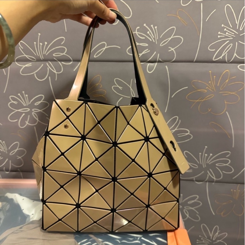 三宅一生鑽石包米色-4