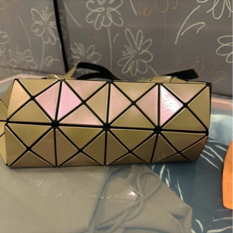 三宅一生鑽石包米色-7