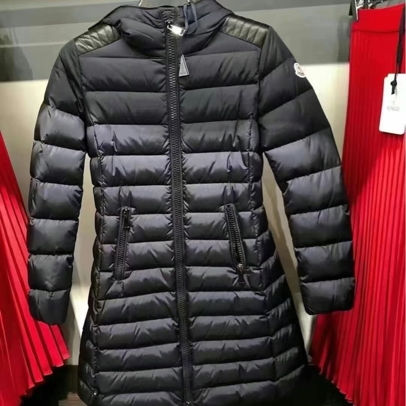 💗香緹國際精品💗 Moncler 羽絨外套 閒置未穿過 碼數2-0