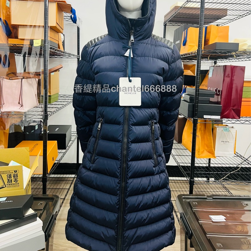 💗香緹國際精品💗 Moncler 羽絨外套 閒置未穿過 碼數2-2