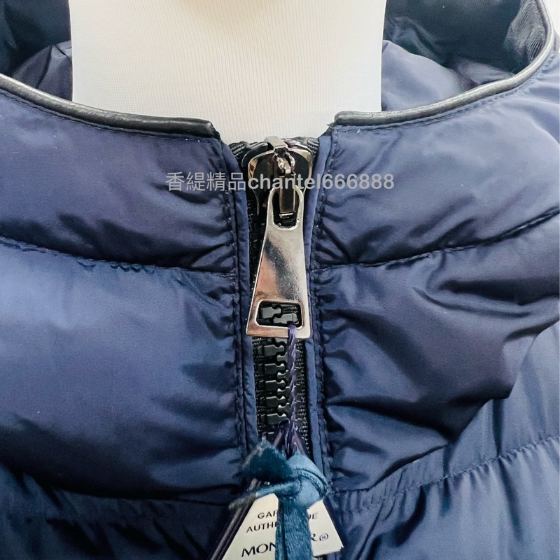 💗香緹國際精品💗 Moncler 羽絨外套 閒置未穿過 碼數2-4