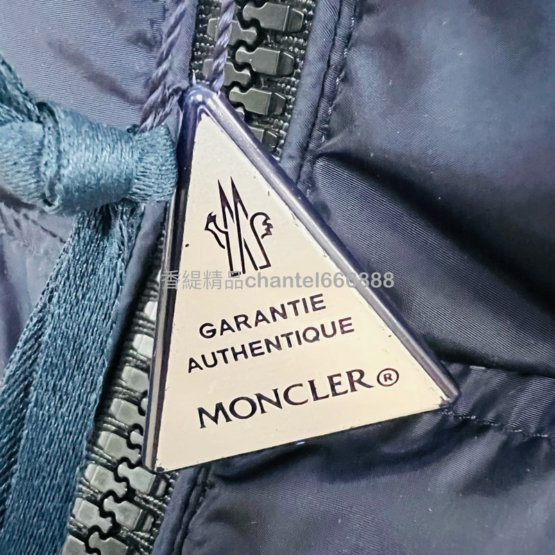 💗香緹國際精品💗 Moncler 羽絨外套 閒置未穿過 碼數2-6