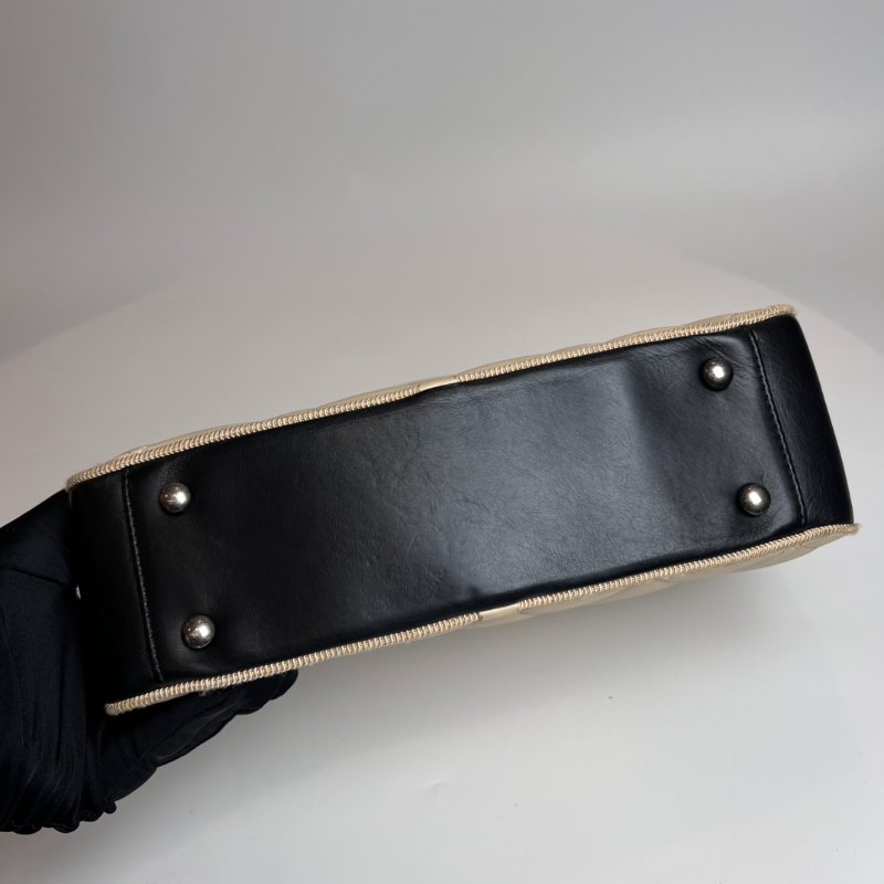 CHANEL 浮雕雙C相機包 米拚黑 23開-4