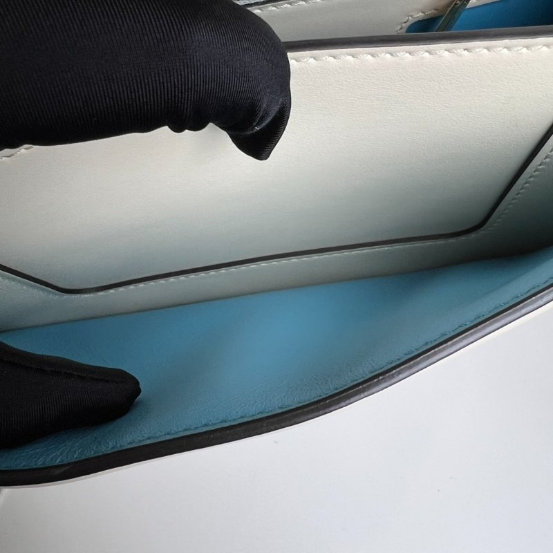 LV 白金牛皮PONT9斜肩包-7