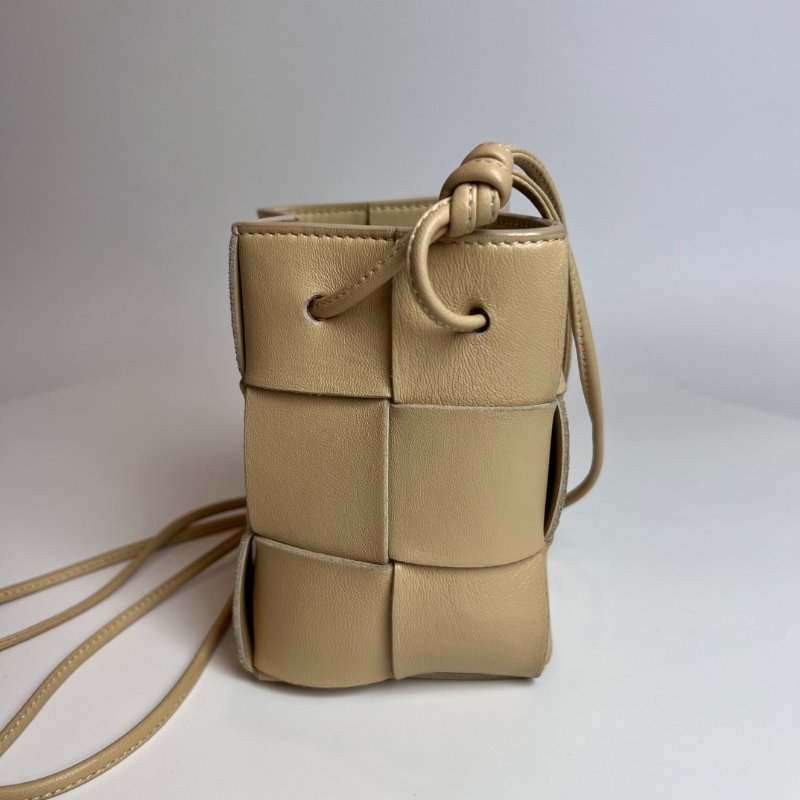 BV 膚色大編織水桶包MINI 尺寸9*13*9cm 附屬品:無 FJ022-3