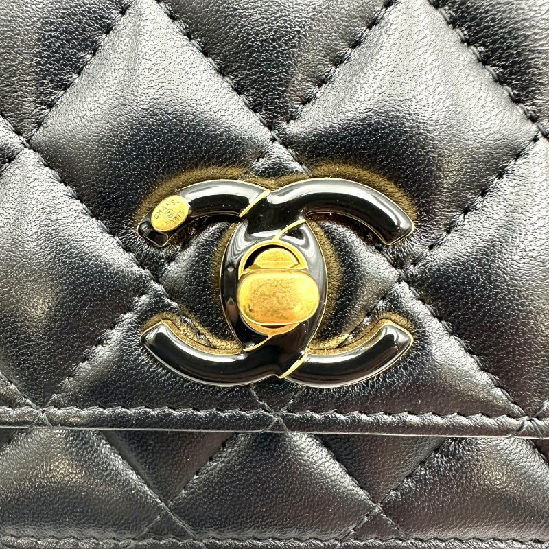 【美收精品】CHANEL 香奈兒經典雙C菱格紋小羊皮LOGO鏈帶手斜背包(黑色) B-958【隔月月中將轉賣至日本 上架期限30天】-5