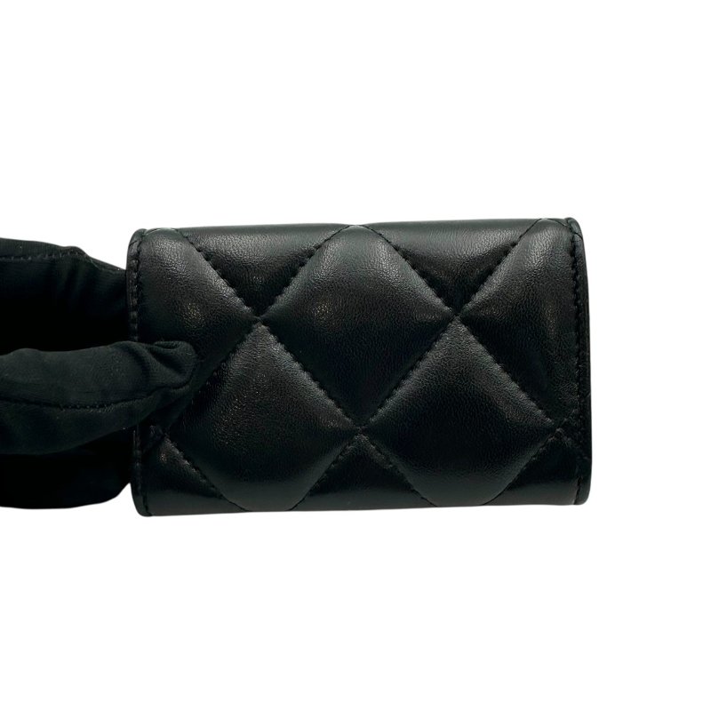 【美收精品】CHANEL 菱格紋小羊皮翻蓋卡片夾(黑色) B-959【隔月月中將轉賣至日本 上架期限30天】-1