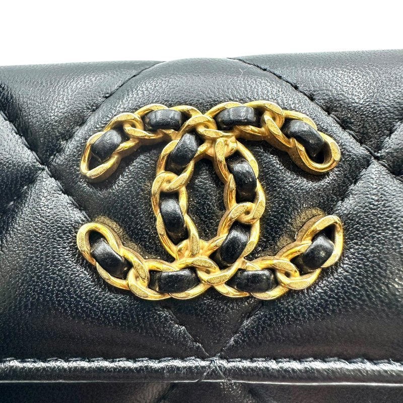 【美收精品】CHANEL 菱格紋小羊皮翻蓋卡片夾(黑色) B-959【隔月月中將轉賣至日本 上架期限30天】-9