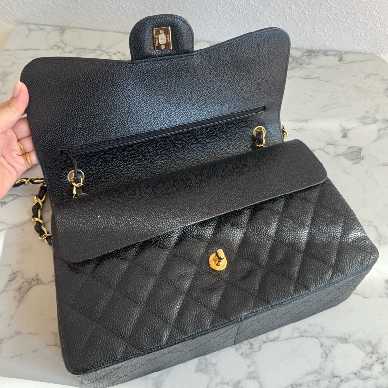 Chanel黑色荔枝金雙C jumbo 價格甜到爆✨-18