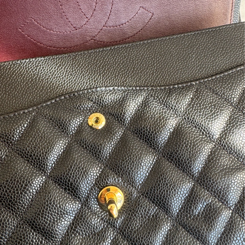 Chanel黑色荔枝金雙C jumbo 價格甜到爆✨-27