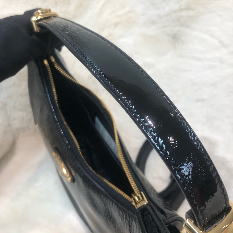 Prada 油蠟皮 金扣 Hobo 月亮 腋下包 XB902-16