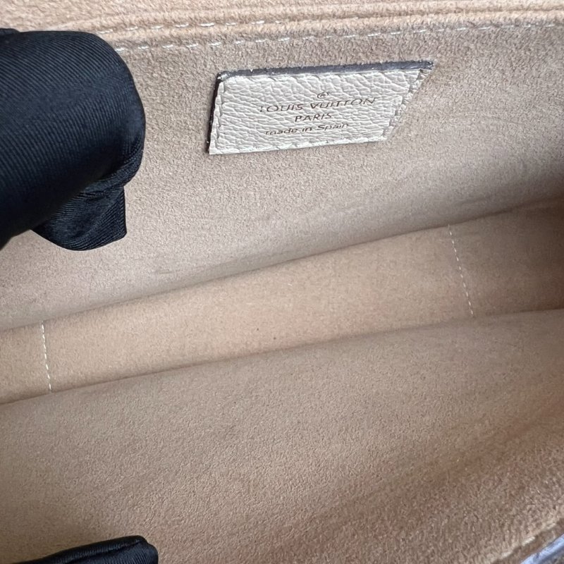 LV M44354 老花 VAUGIRARD鎖頭兩用包-9