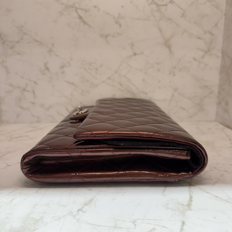 CHANEL漆皮酒紅金釦菱格紋翻蓋鍊包/16-2