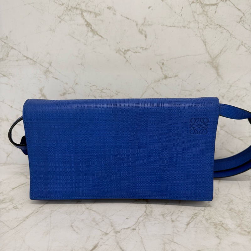 LOEWE 藍色翻蓋側背包-0