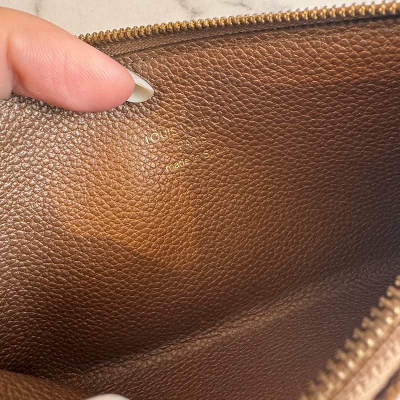 LV奶茶色信封釦式長夾➕零錢包-34