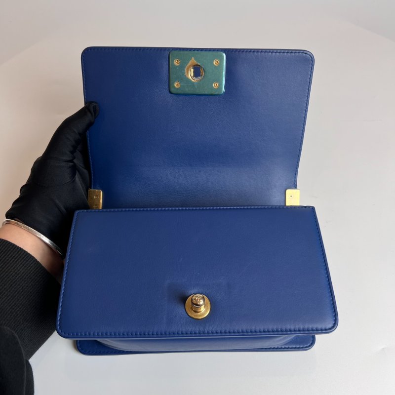 CHANEL BOY20 羊皮金扣藍色 24開-5