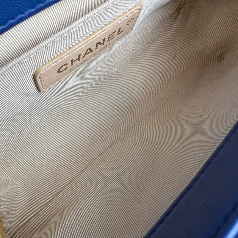 CHANEL BOY20 羊皮金扣藍色 24開-6