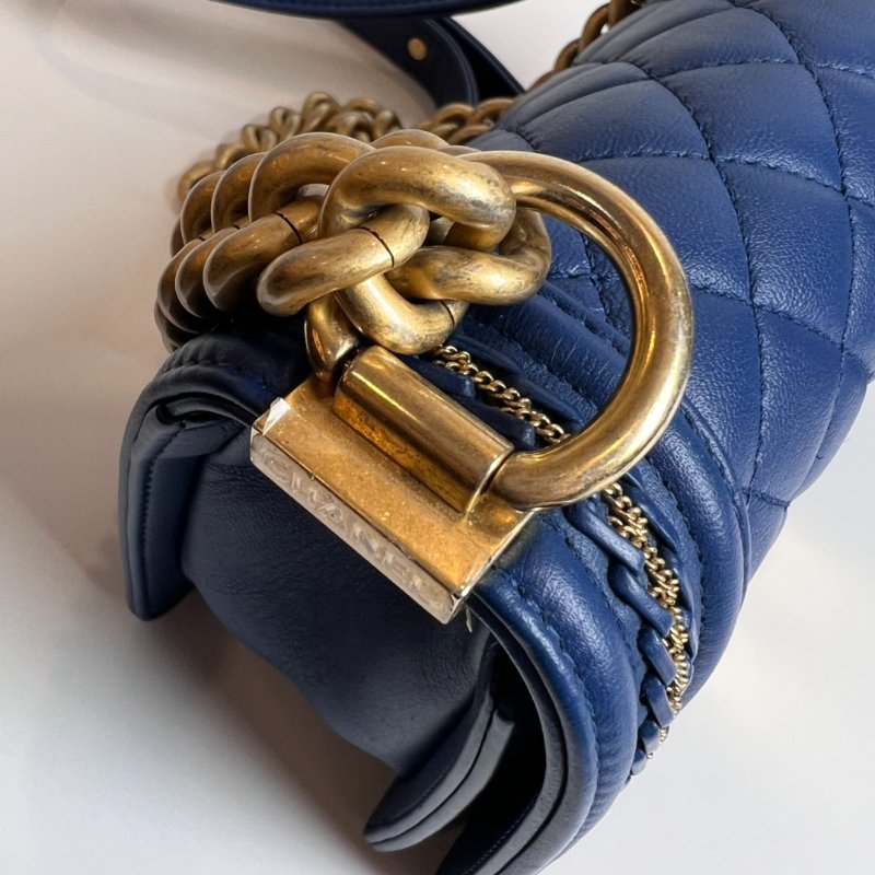 CHANEL BOY20 羊皮金扣藍色 24開-11