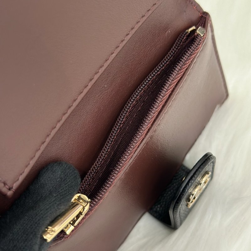 CHANEL 23B粒面牛皮雙折卡包 - 黑金30開-2