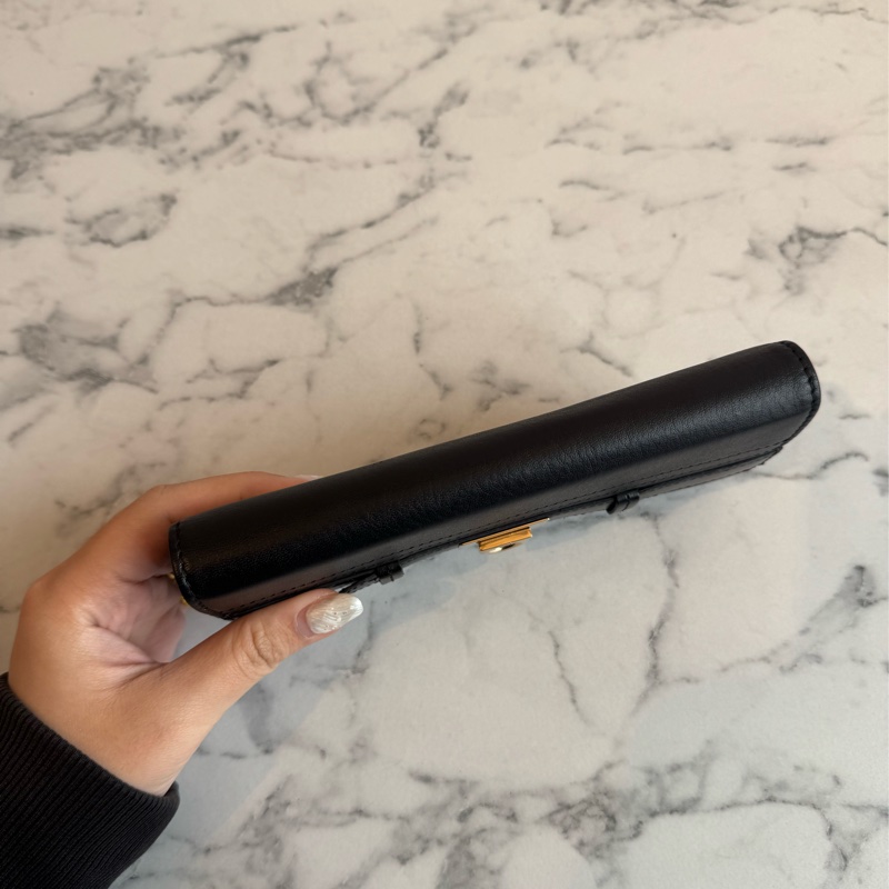 Ferragamo 黑皮革玫瑰金釦式長夾-4