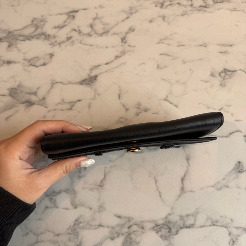 Ferragamo 黑皮革玫瑰金釦式長夾-6