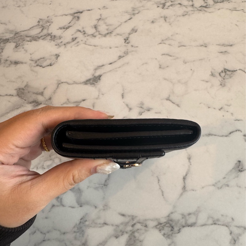 Ferragamo 黑皮革玫瑰金釦式長夾-7