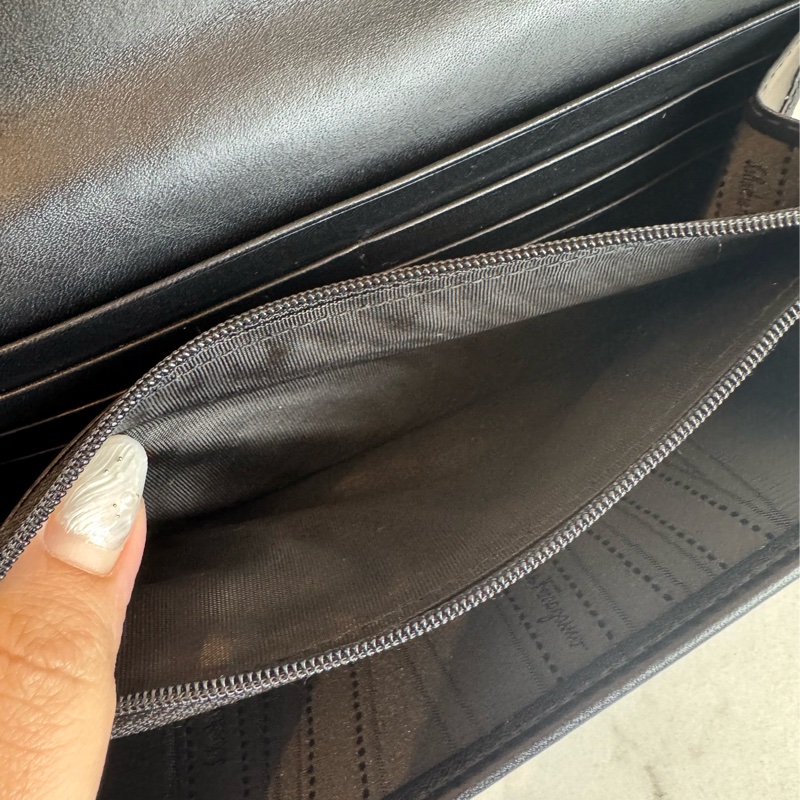 Ferragamo 黑皮革玫瑰金釦式長夾-24