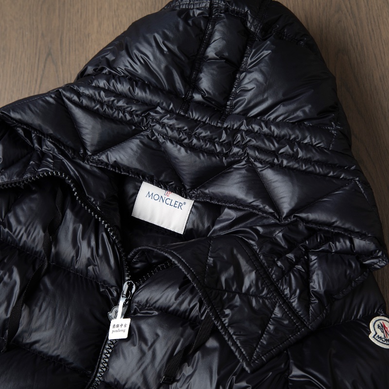 ❤️MONCLER 羽絨外套-1