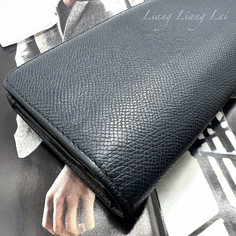 BURBERRY荔枝紋小牛皮深藍色對開長夾-24